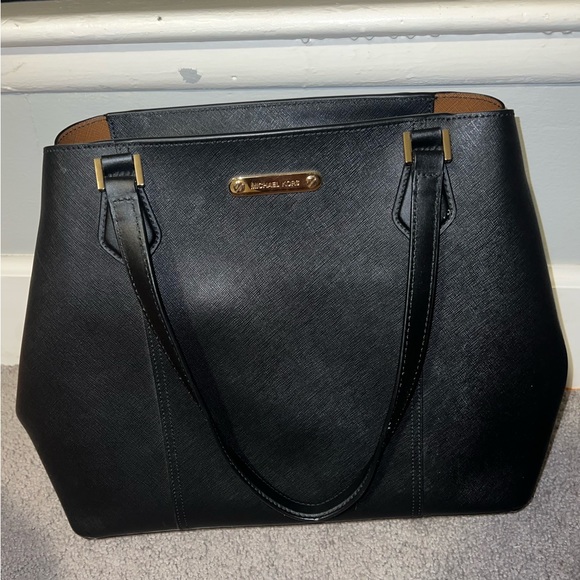 Michael Kors Handbags - Michael Kors Bag